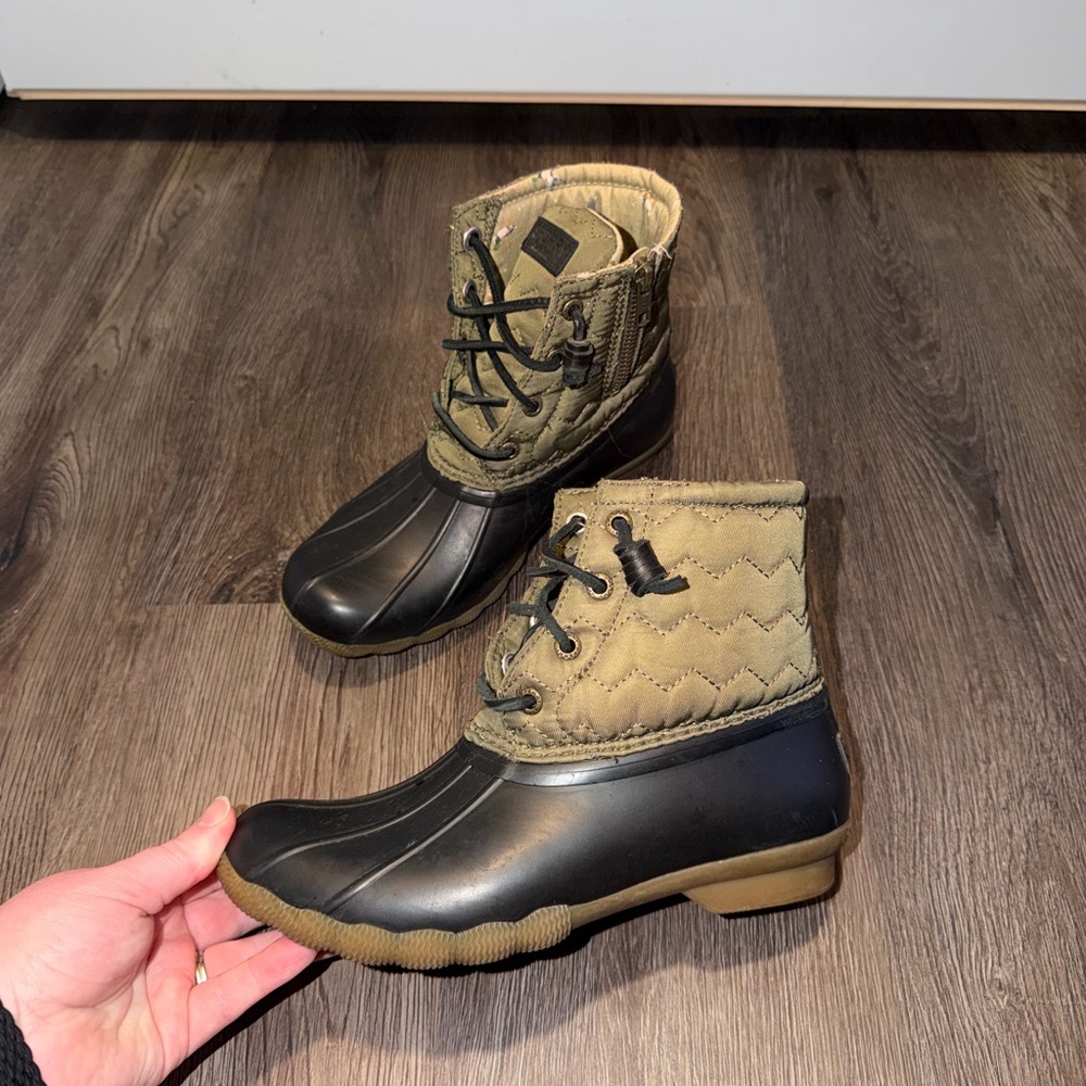Sperry Black and Olive Winter Boots